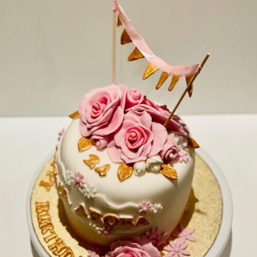 Vanilla Sponge Cake with Buttercream filling
